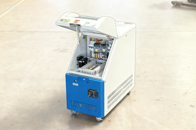 Comparación: Controladores de temperatura de agua vs. de aceite: ¿cuál es mejor?